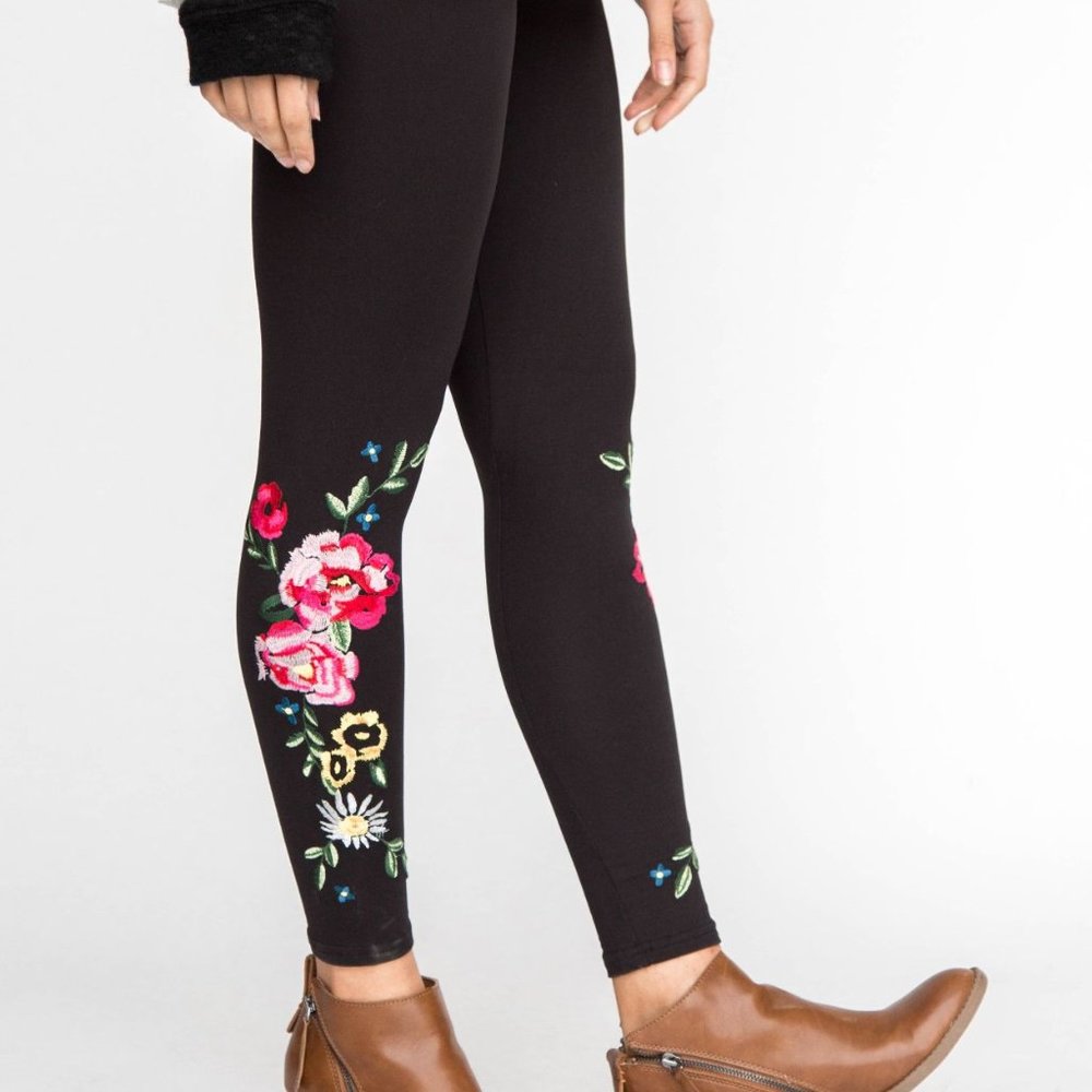 Agnes & Dora S/M Black Embroidered Leggings